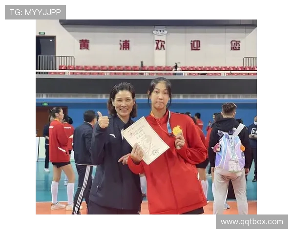 女排世锦赛阵容大调整！唐欣范泊宁双线作战，二传替补之争白热化，杨舒茗火线归队